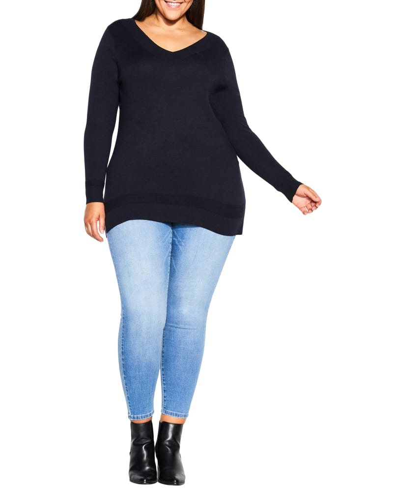 Front of a model wearing a size 20 RIB TRIM JUMPER in Navy by Evans. | dia_product_style_image_id:302931